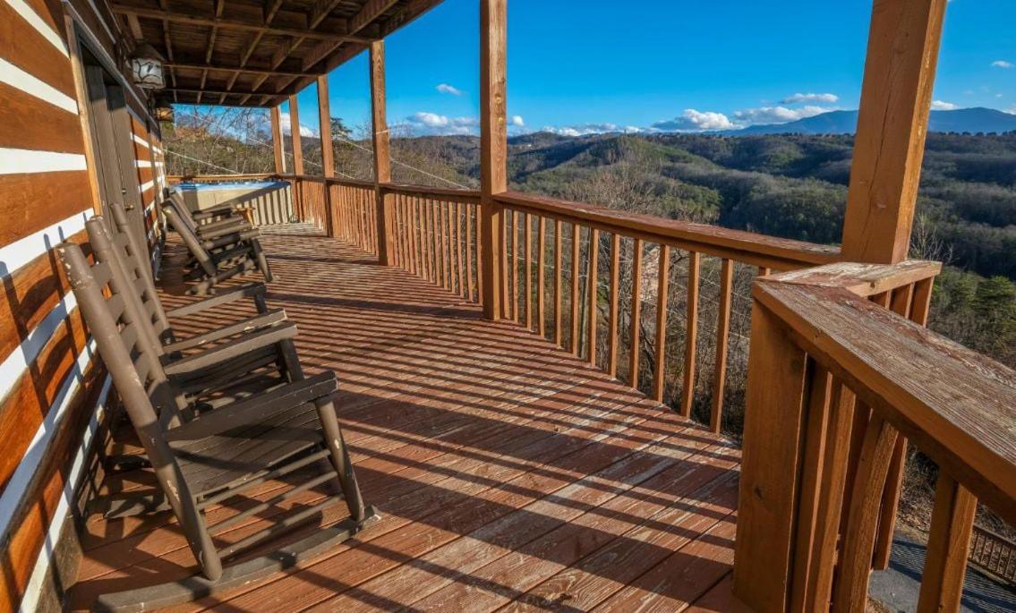 Smoky View With A Twist Villa Pigeon Forge Exterior foto